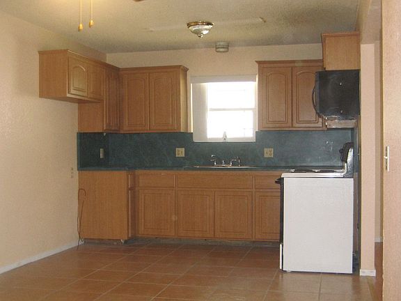 4th image of 5736 79th St