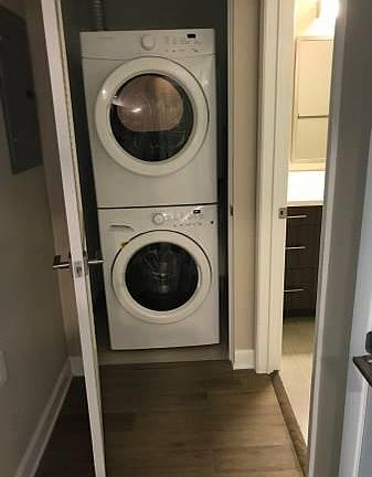 5th image of 10850 Bloomfield St #204-B