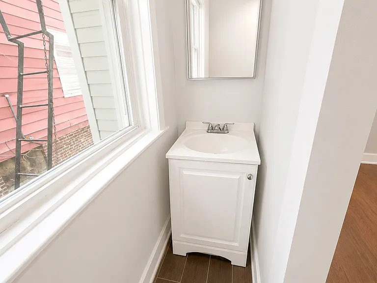 267 Clinton Pl — Photo 5