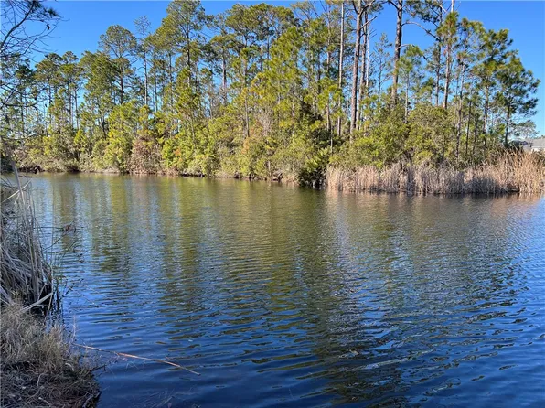 213 Stillwater Dr, Saint Simons Island, GA 31522