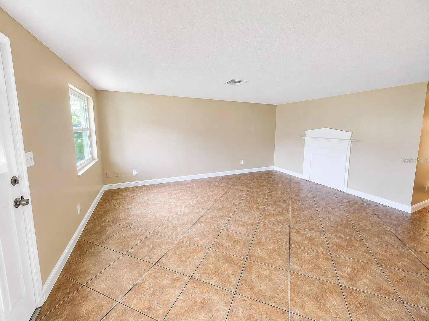 2 bed, 1368 sqft, $1,950 — Photo 4