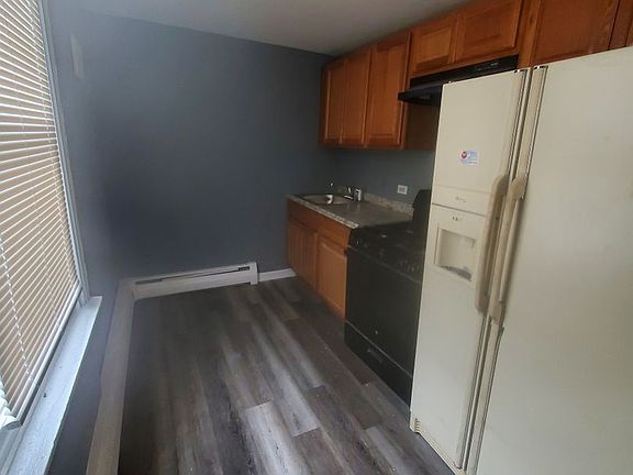 5th image of 708 W Marshall St APT 4