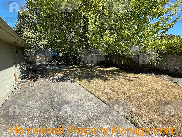 130 Cottonwood Ct — Photo 23