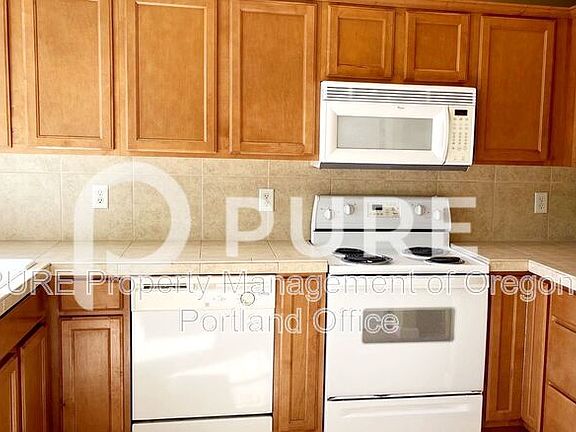 5th image of 2806 Raymond St