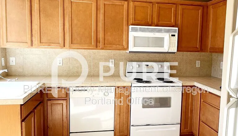 2806 Raymond St — Photo 5