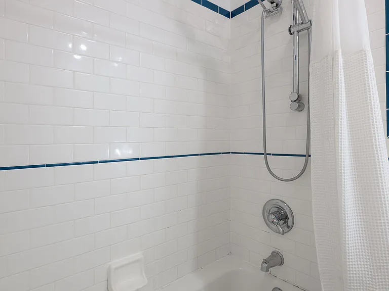 332 Milton St #2 — Photo 23