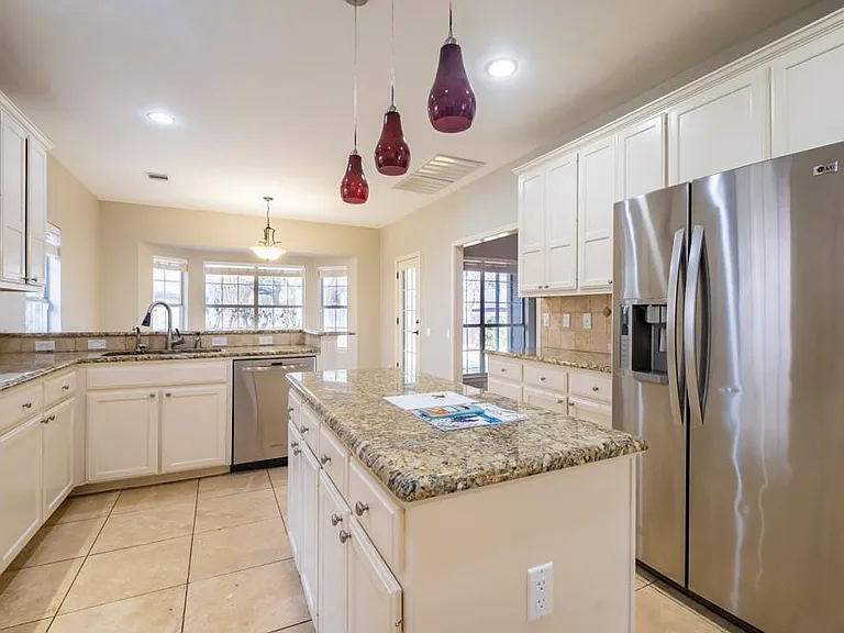 9202 Amanda Dr — Photo 15