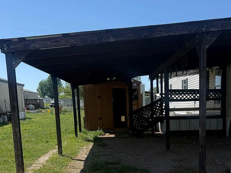 82 Parkway Dr — Photo 8