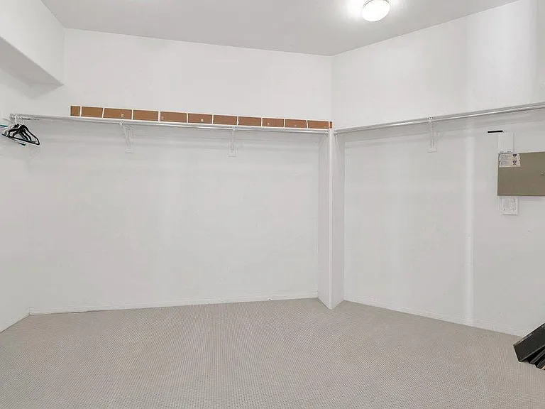 8 Macbeth Ct — Photo 22