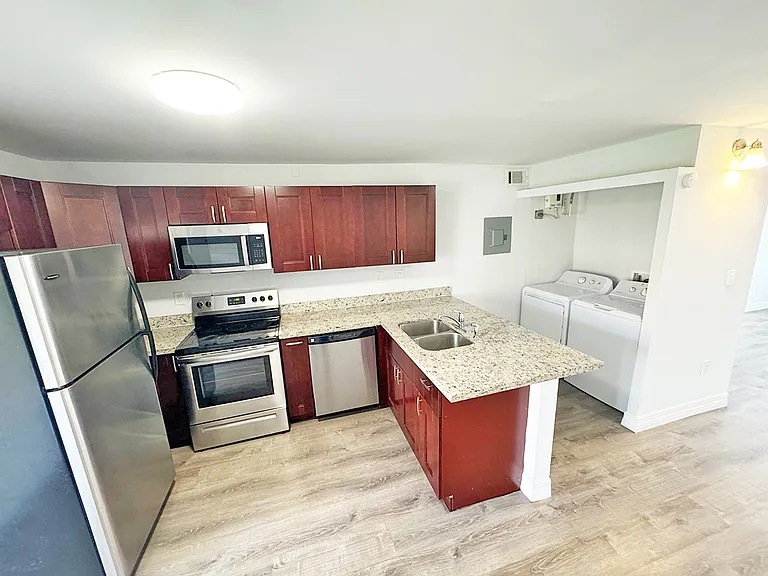 4447 Treehouse Ln #17C — Photo 4