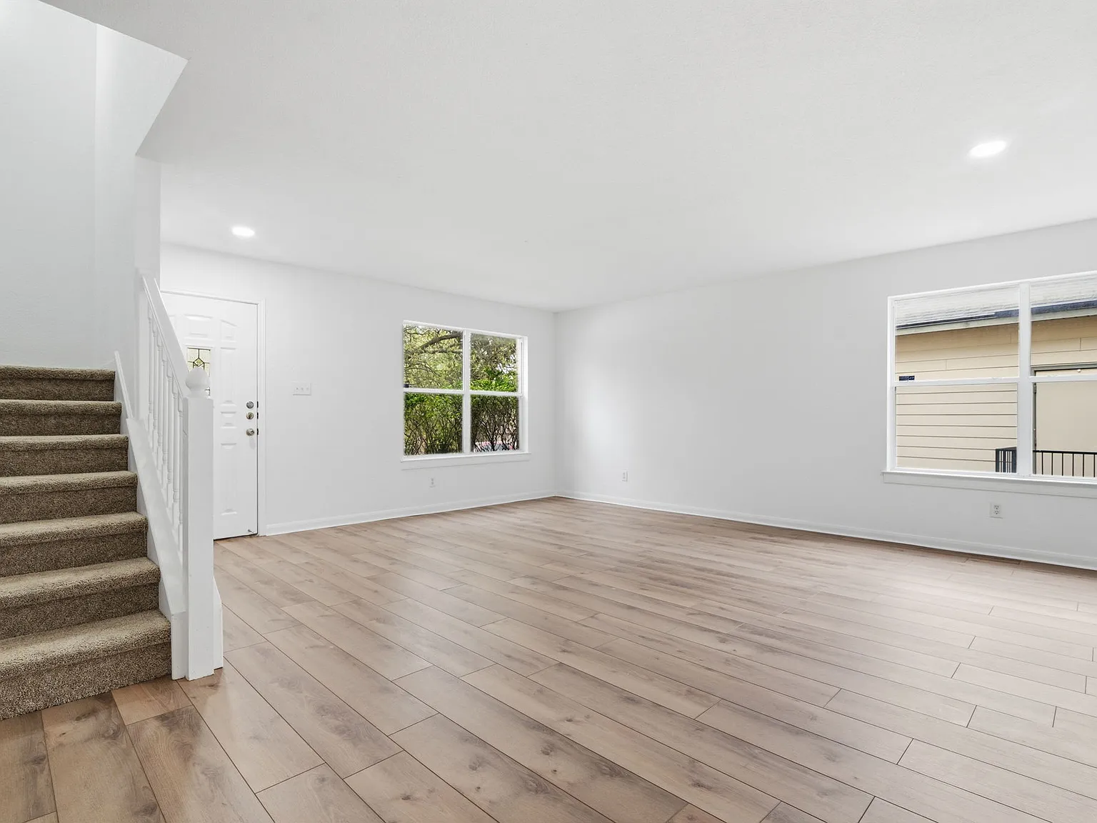 5 bed, 3266 sqft, $2,975 — Photo 4
