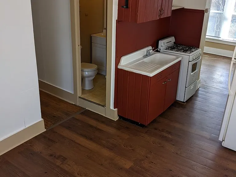 401 S Race St — Photo 18