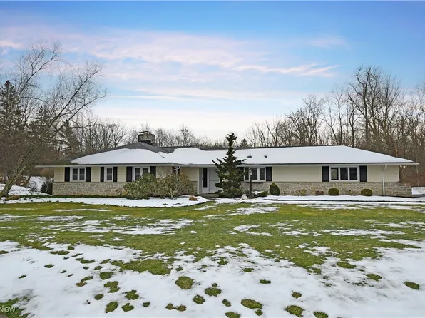 31150 Fox Hollow Dr, Pepper Pike, OH 44124