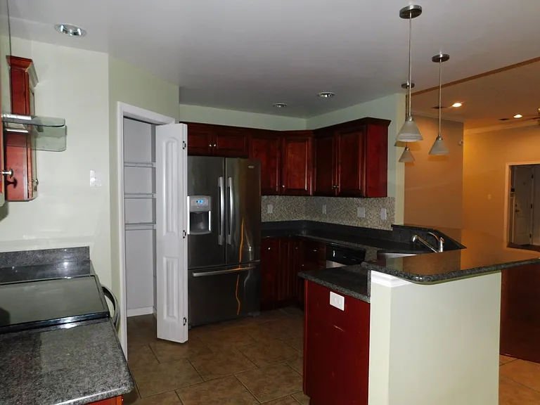 3498 Butler Woods Dr — Photo 13