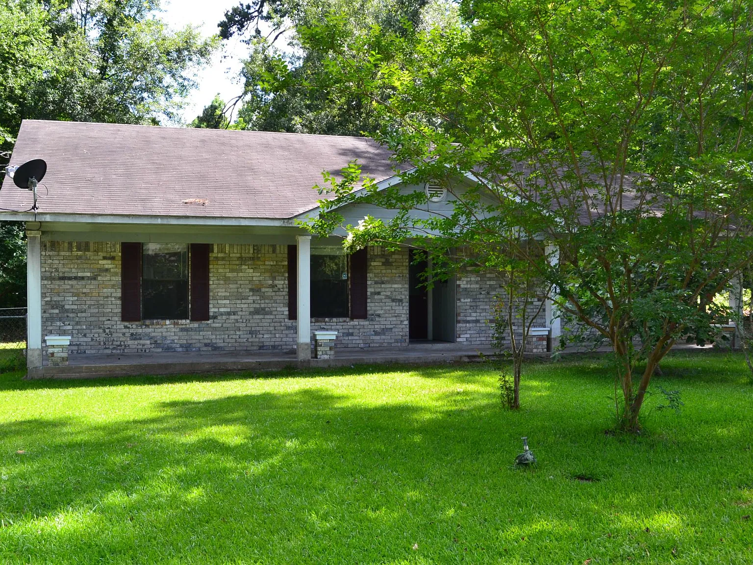 3 bed, 1410 sqft, $1,300 — Photo 2