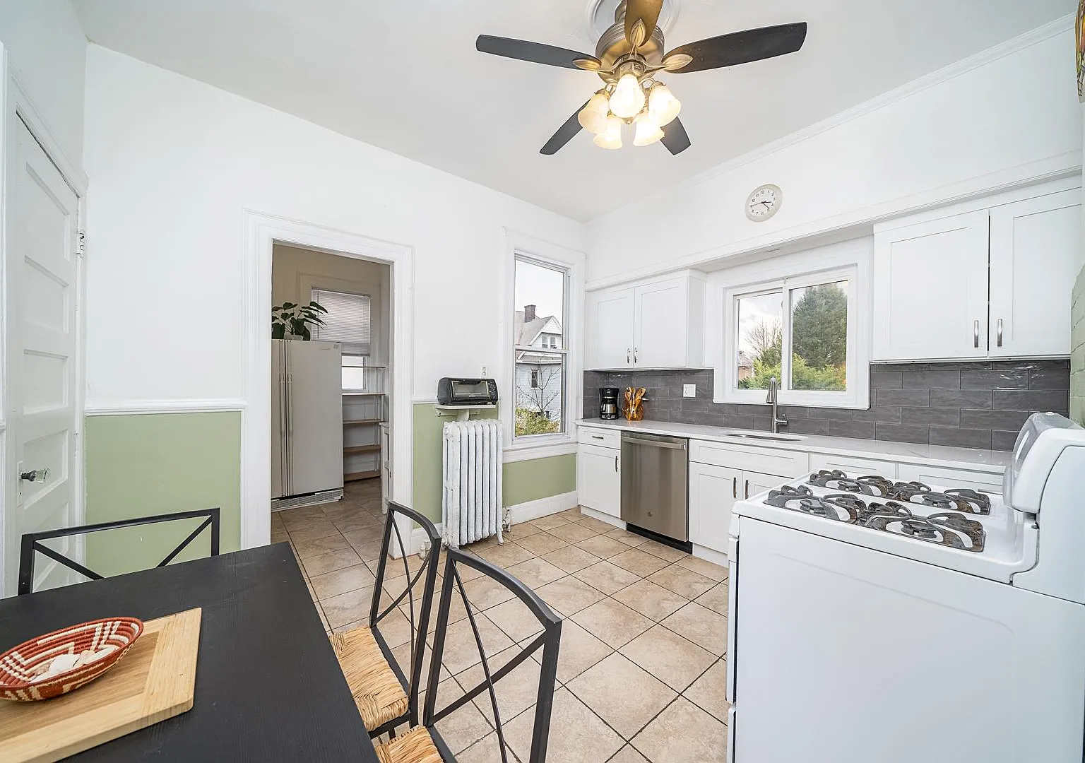 2 bed, 1200 sqft, $2,800 — Photo 2