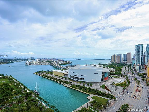 5th image of 900 Biscayne Blvd APT 2706