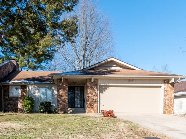 2139 E Regency Pl, Springfield, MO 65804