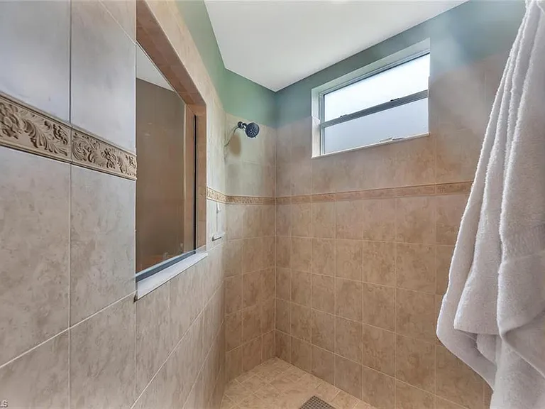 21093 Torre Del Lago St — Photo 18