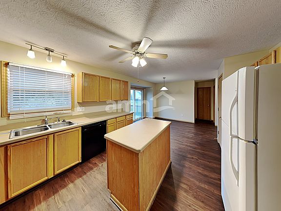 4th image of 1501 Scenic Valley Pl