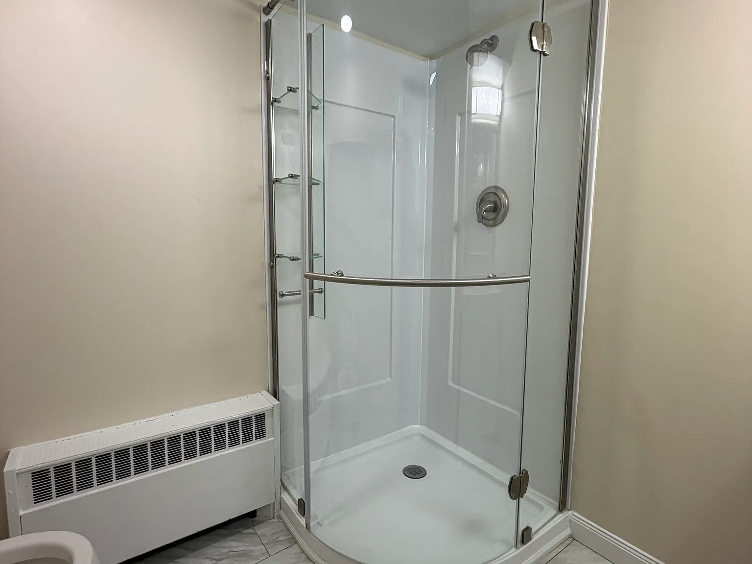 4 bed, 1800 sqft, $2,995 — Photo 3