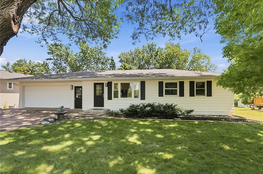 4 bed, 2764 sqft, $3,500 — Photo 2