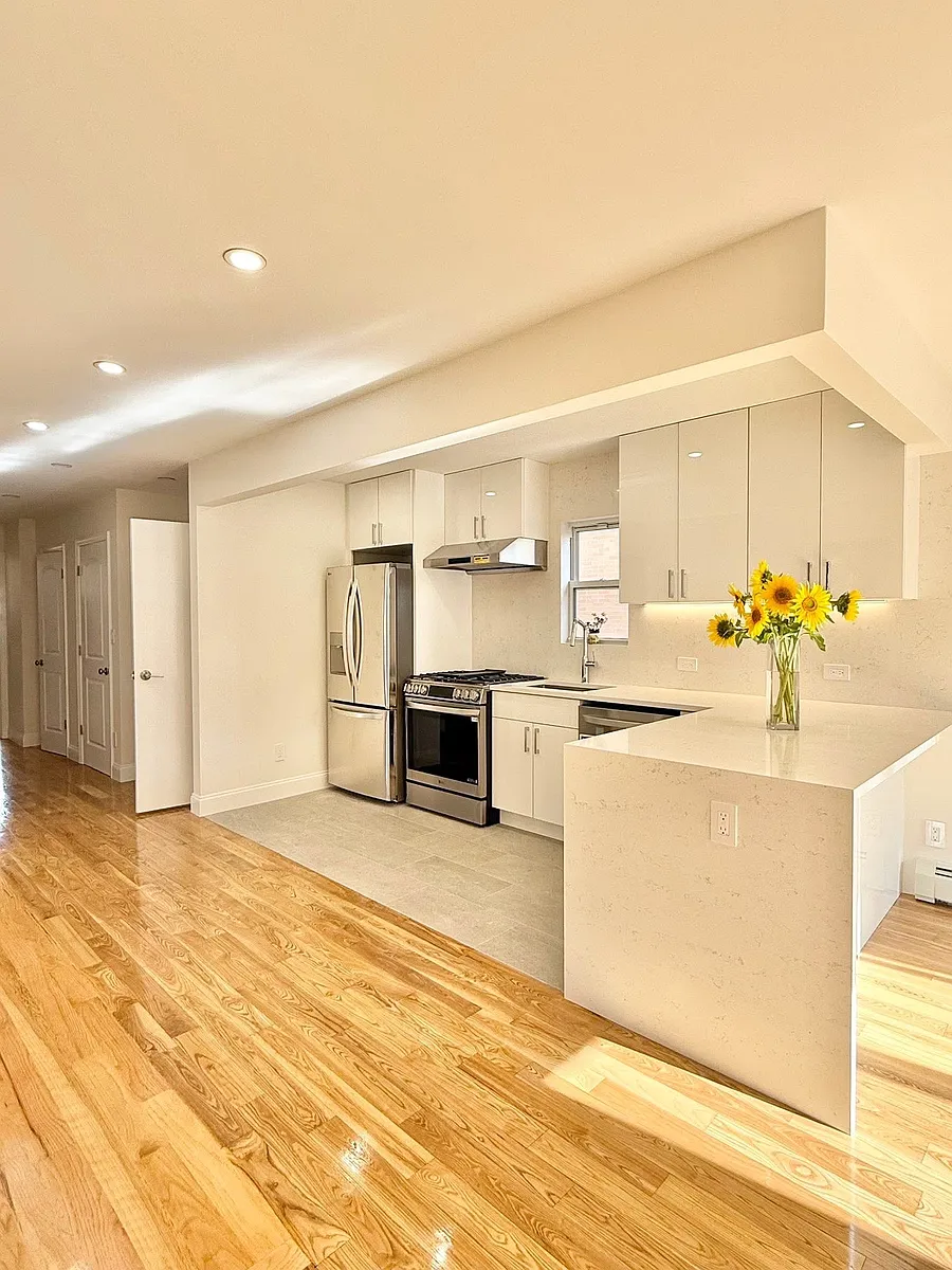 Building Photo - 58-28 84th St #2