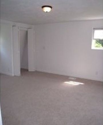 5th image of 1828 Kensington St