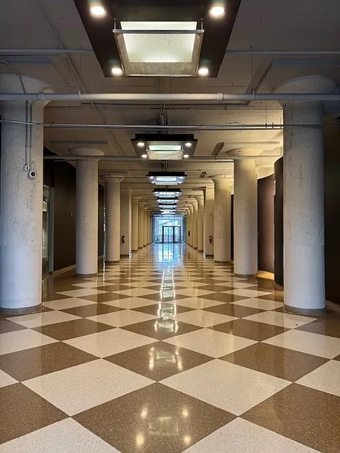 1 bed, 854 sqft, $2,750 — Photo 3