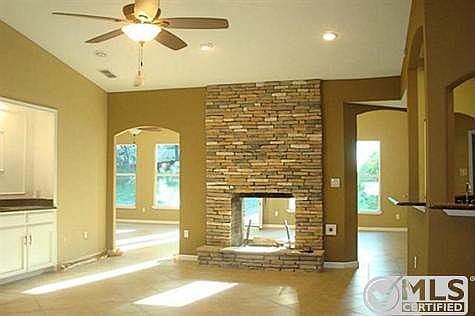 4th image of 4205 Village Green Dr