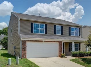 5955 Odenton Ln, Pfafftown, NC 27040