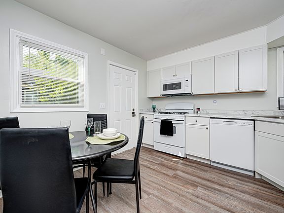 2nd image of 2220 Villa Ave
