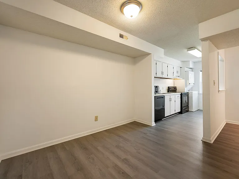 126 Schultz St — Photo 4