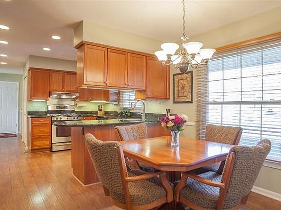 4th image of 3585 Meadow Ln