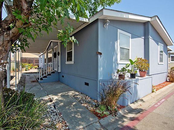 2nd image of 186 El Bosque Dr