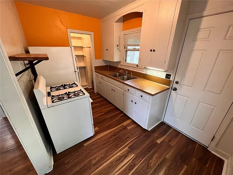 4902 Caswell Ave #B — Photo 6