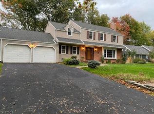 12 Brentwood Dr, Morris Plains, NJ 07950
