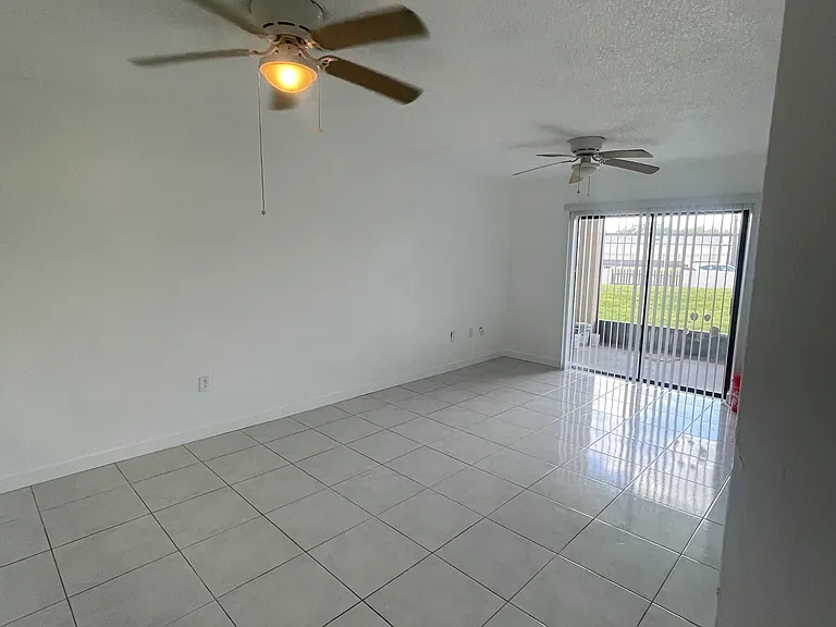 1011 Clearmont St NE #105 — Photo 14