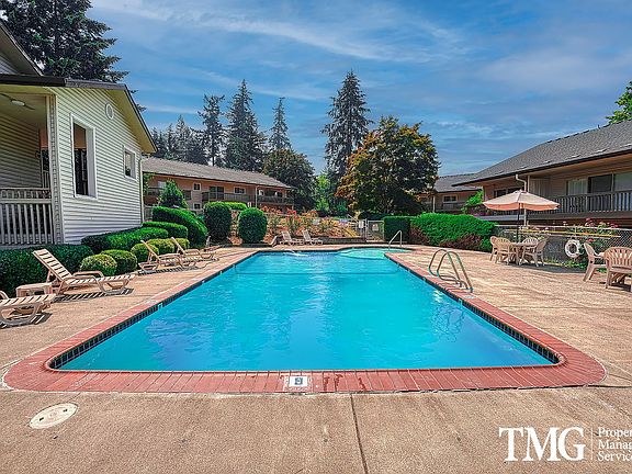 5th image of 4929 SW Scholls Ferry Rd APT 27