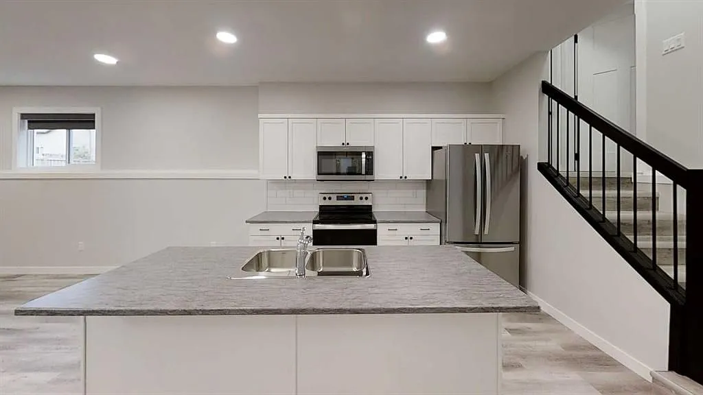 2 bed, 1.0 bath, 849 sqft, $1,650 — Photo 3