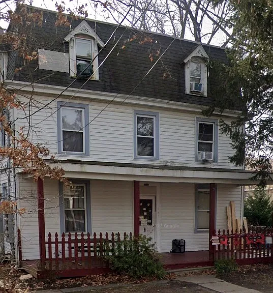 212 Warren St — Photo 11