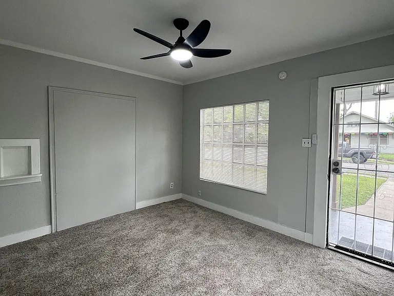 124-126 Wiggins Pl #1 — Photo 7