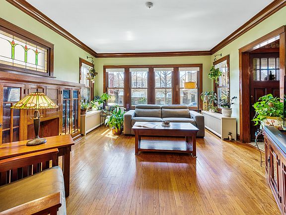 4th image of 4917 N Kilbourn Ave