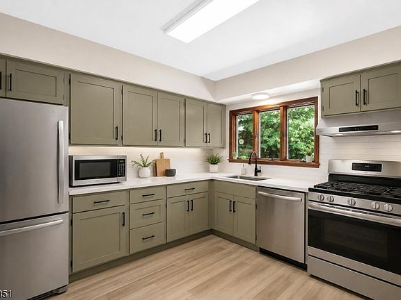 2nd image of 28 Southard Pl