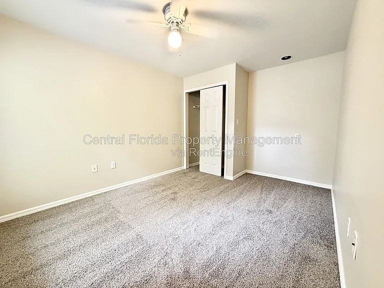 939 Pecan St — Photo 9