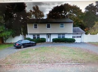 22 South Ln, Huntington, NY 11743