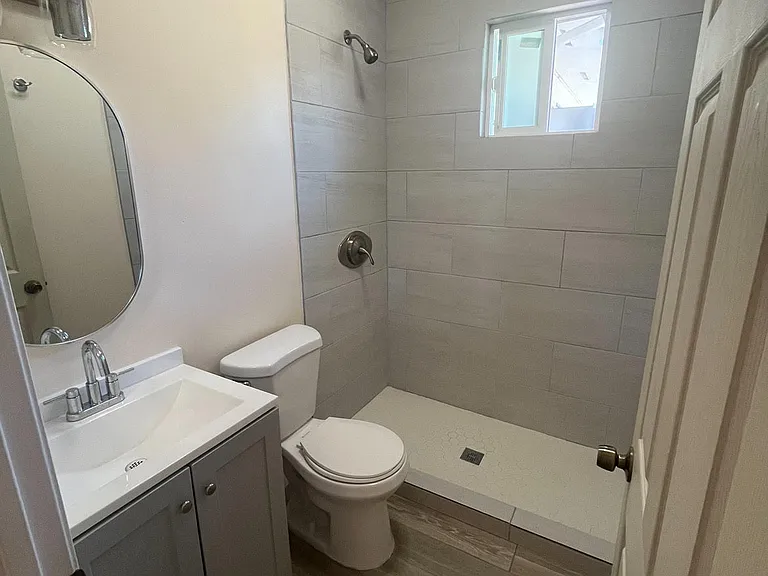 124 La Lomita Dr — Photo 7