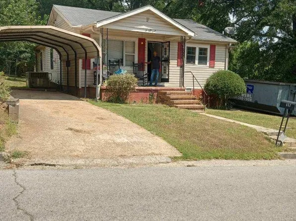 657 E Jackson St, Bolivar, TN 38008