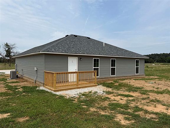 5th image of 198 Stella Ct