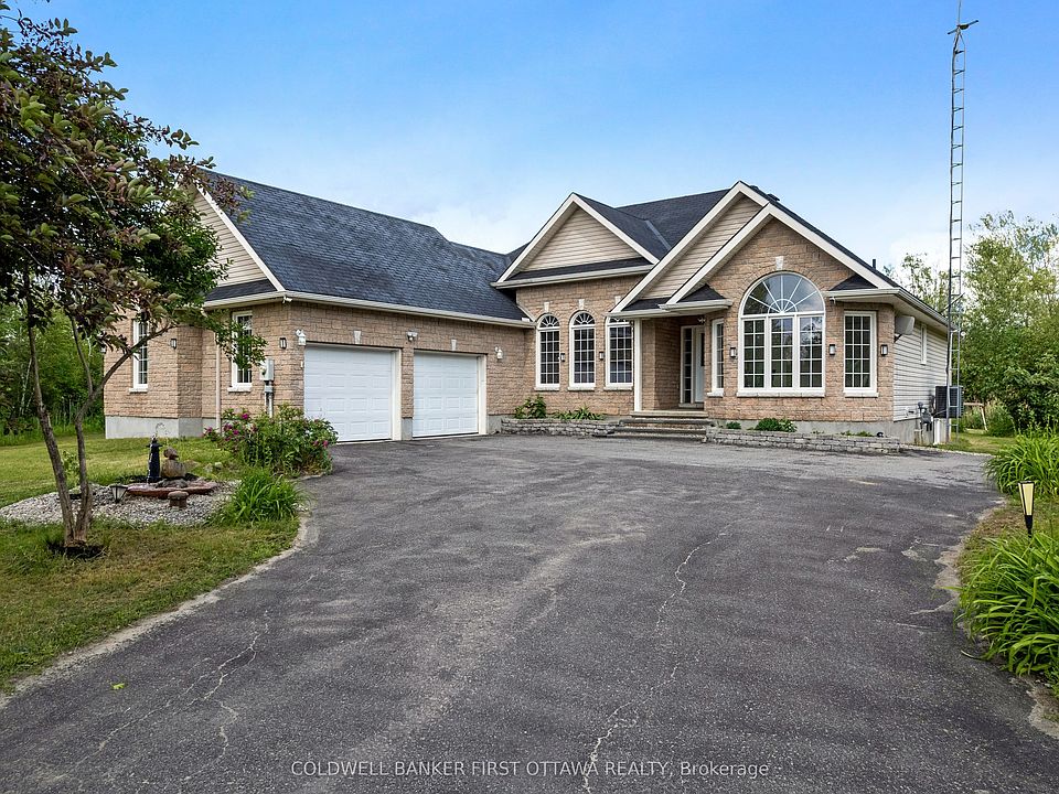 1st image of 11 Rideau Crossing Cres